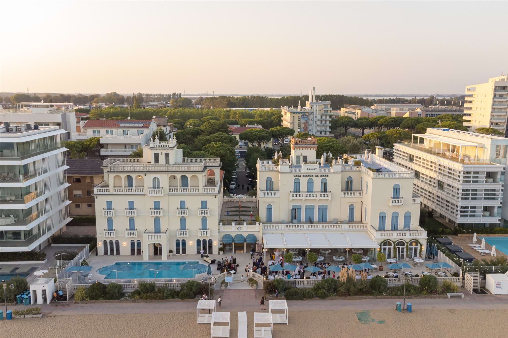 Camere e suite vista mare dell’Hotel Casa Bianca al Mare a Jesolo per matrimoni e soggiorni eleganti