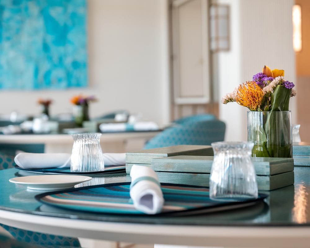 Sala panoramica interna del ristorante Amarmio con vista mare a Jesolo
