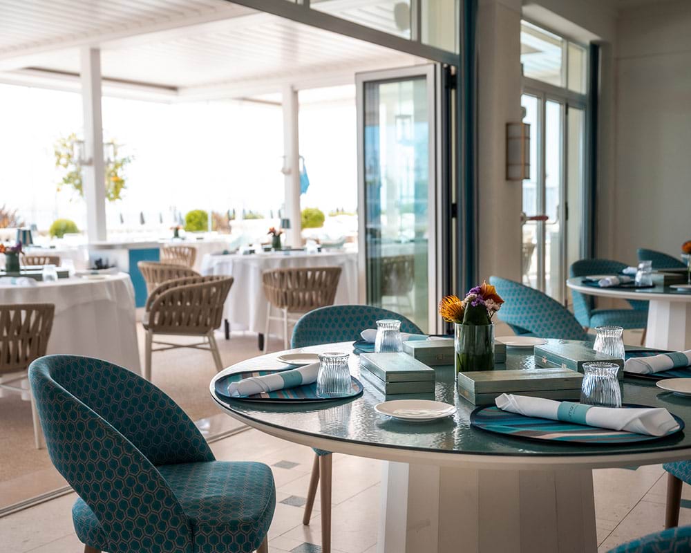 Pranzo e cena fronte mare sulla terrazza del ristorante Amarmio a Jesolo